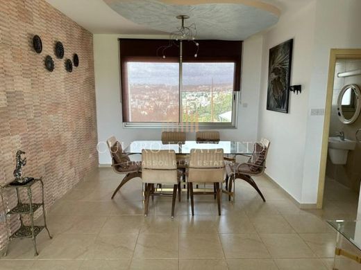 Piso / Apartamento en Agia Fylaxis, Lemesós