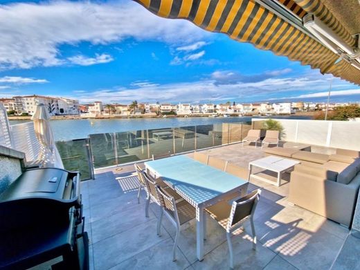 Luksusowy dom w Empuriabrava, Província de Girona