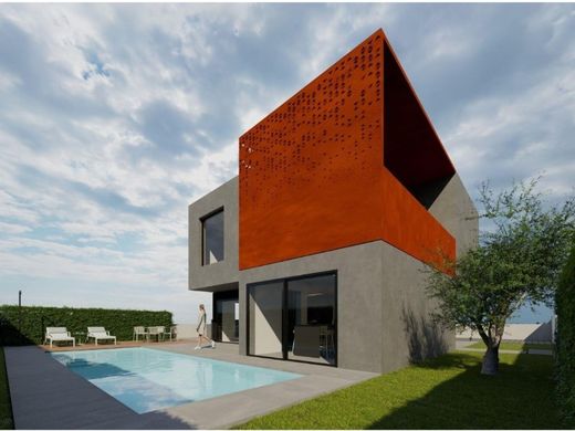 Luxury home in Charneca de Caparica, Almada