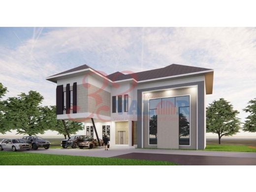 Vrijstaand huis in Kampong Sengkurong