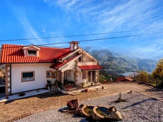 Luxe woning in Marco de Canaveses, Distrito do Porto