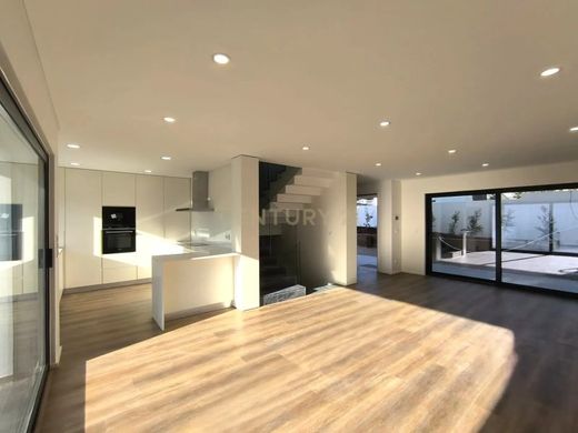 豪宅  Charneca de Caparica, Almada