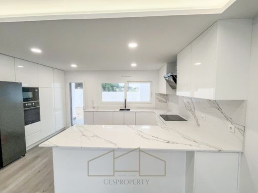 Casa en Charneca de Caparica, Almada