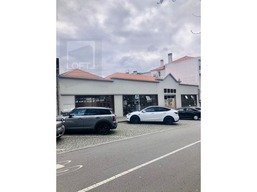 Κτίριο σε Γκιμαράες, Guimarães