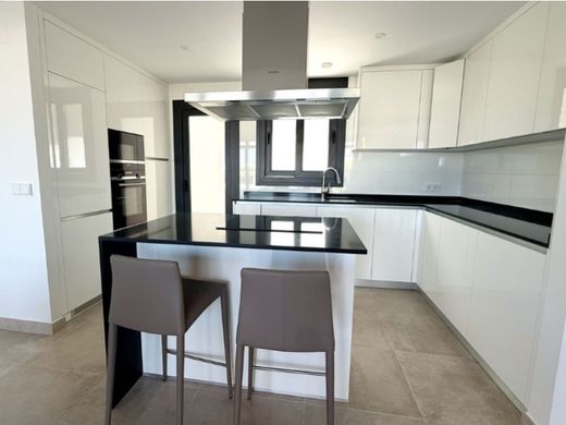 Apartment / Etagenwohnung in Estepona, Málaga