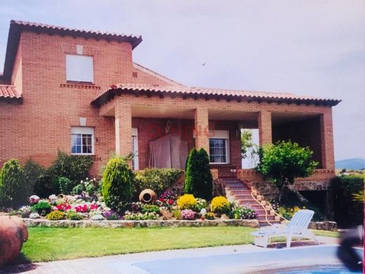 Villa in Nombela, Province of Toledo