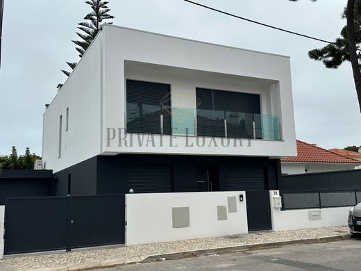 Luxury home in Charneca de Caparica, Almada