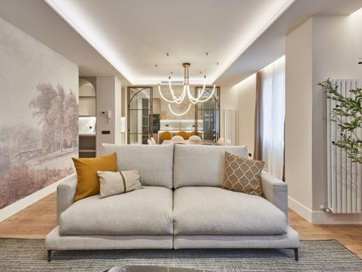 Apartment / Etagenwohnung in Madrid, Provinz Madrid