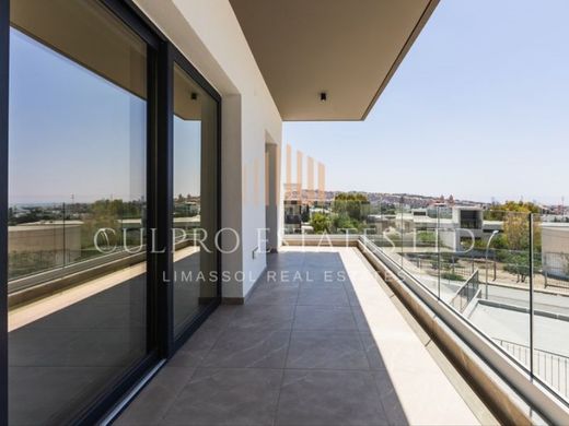 아파트 / Ágios Athanásios, Limassol District