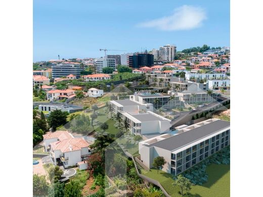 Apartment / Etagenwohnung in Funchal, Madeira