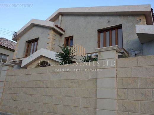 Luxury home in Agia Fylaxis, Lemesós