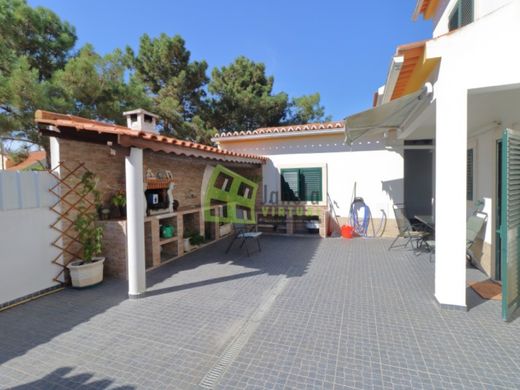 Μονοκατοικία σε Sesimbra, Distrito de Setúbal