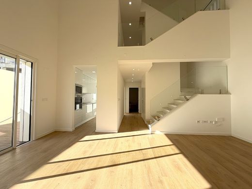 Luxus-Haus in Almada, Distrito de Setúbal