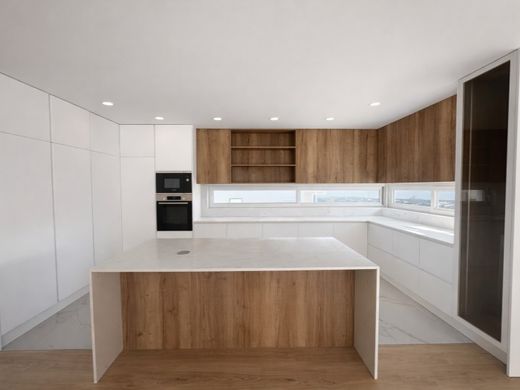 Detached House in Odivelas, Lisbon