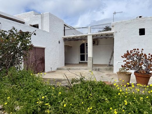 Casa de lujo en San Jose de la Atalaya, Islas Baleares