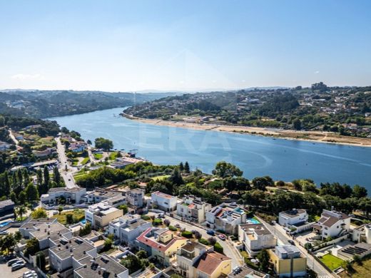 Villa multifamiliale à Gondomar, Distrito do Porto