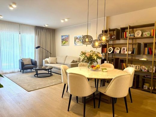 Apartment / Etagenwohnung in Estepona, Málaga