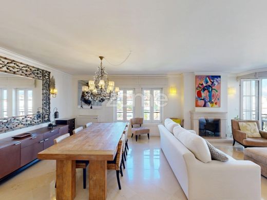 Apartment / Etagenwohnung in Cascais e Estoril, Cascais