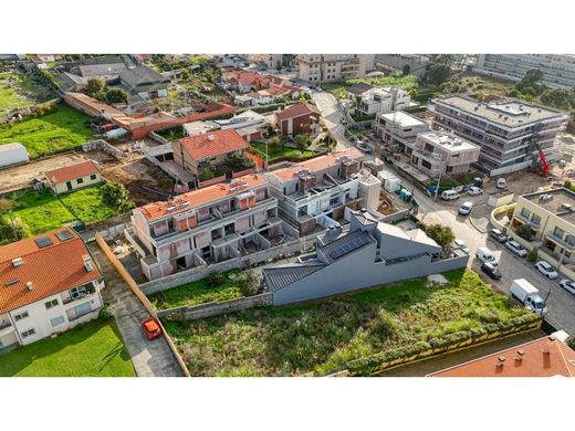 Villa Plurifamiliare a Vila Nova de Gaia, Oporto