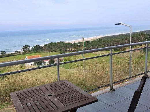 Semidetached House in Nazaré, Distrito de Leiria