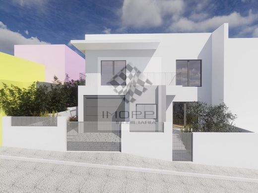منزل ﻓﻲ Odivelas, Distrito de Lisboa