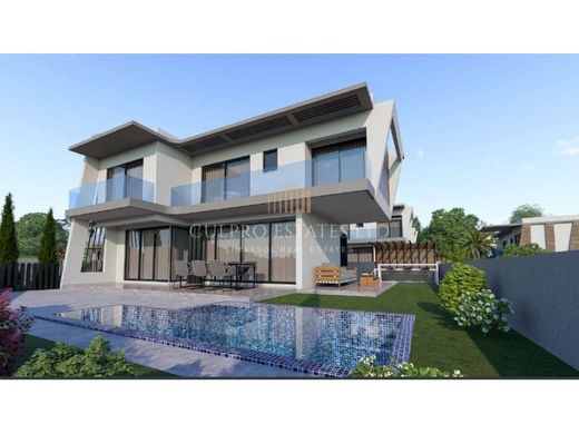 Villa a Parekklisha, Parekklisiá