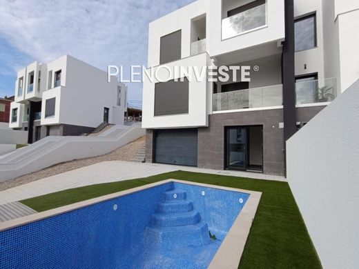 Semidetached House in Seixal, Distrito de Setúbal