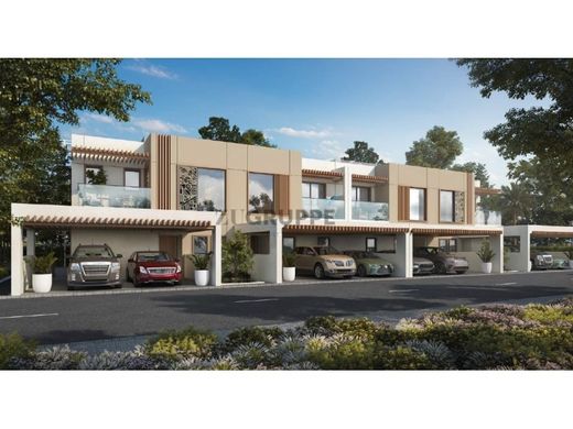 半独立式房屋  Talatona, Luanda Province