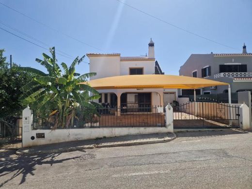 Einfamilienhaus in Loulé, Distrito de Faro