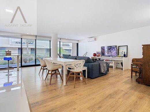 Apartment / Etagenwohnung in Olhão, Distrito de Faro