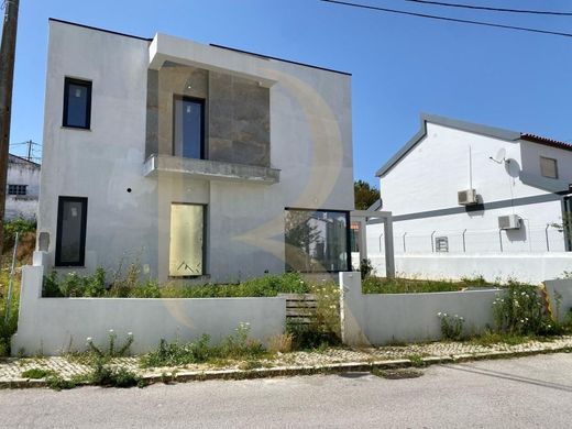 Willa wielorodzinna w Charneca de Caparica, Almada