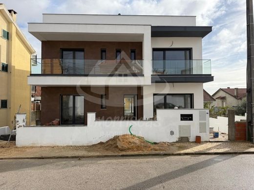 Casa Unifamiliare a Loures, Lisbona