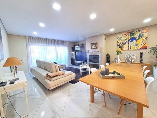 Twee-onder-een-kapwoning in Esposende1, Esposende