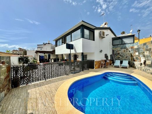 Villa in Nerja, Provincia de Málaga