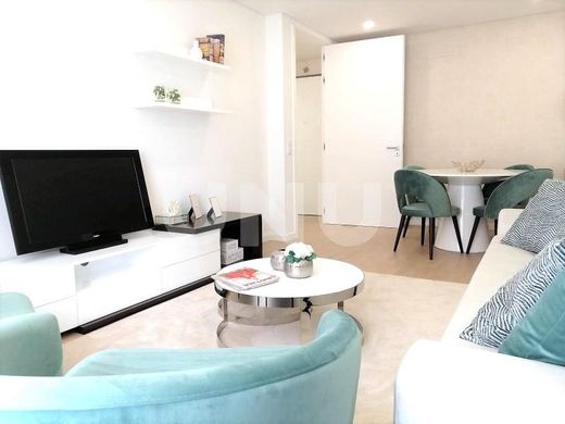 Apartment / Etagenwohnung in Amadora, Lissabon