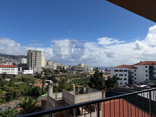 Funchal, Madeiraのアパートメント