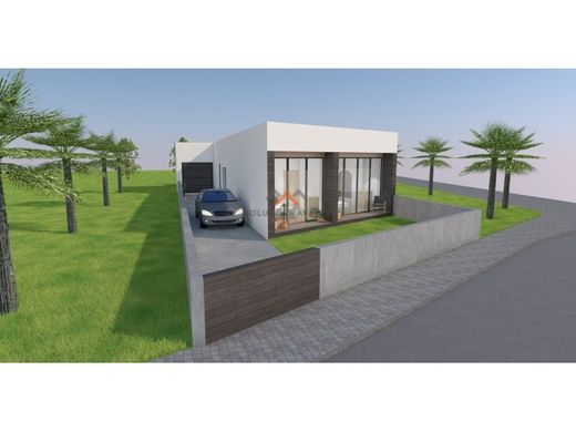 Twee-onder-een-kapwoning in Ílhavo, Distrito de Aveiro