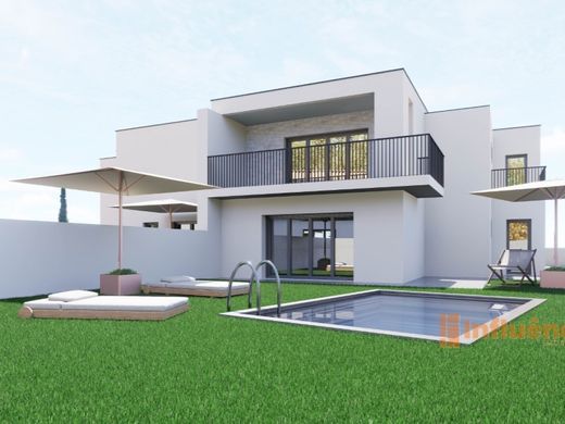 فيلا شبه مستقلة ﻓﻲ Covilhã, Distrito de Castelo Branco