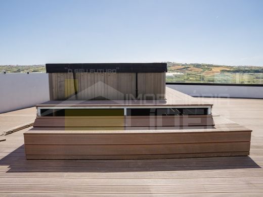 Двухуровневые апартаменты, Lourinhã, Distrito de Lisboa
