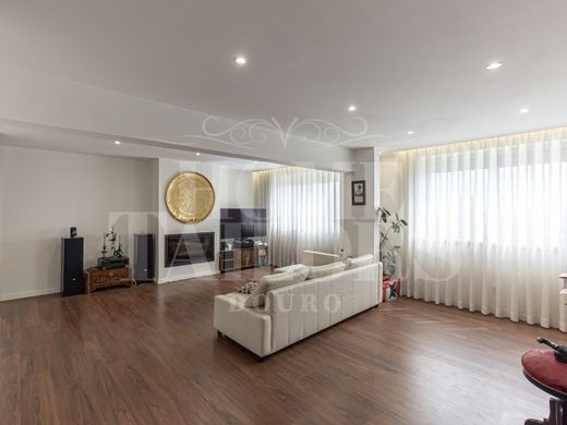Apartment / Etagenwohnung in Porto, Distrito do Porto