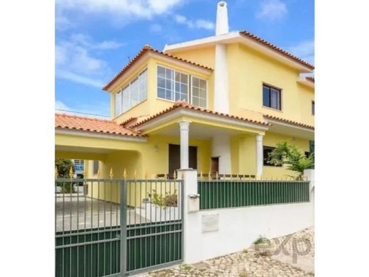 Luxus-Haus in Almada, Distrito de Setúbal