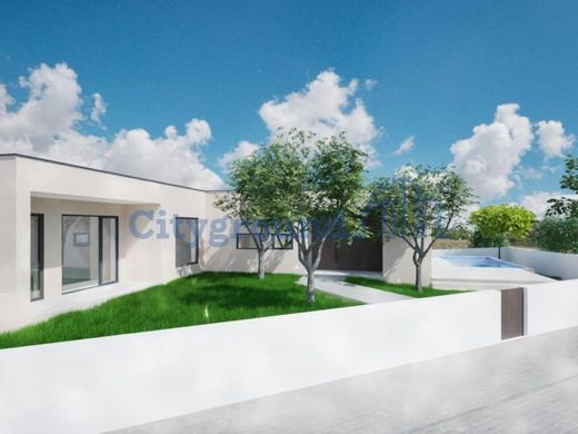 ‏בית חד-משפחתי ב  Caldas da Rainha, Distrito de Leiria