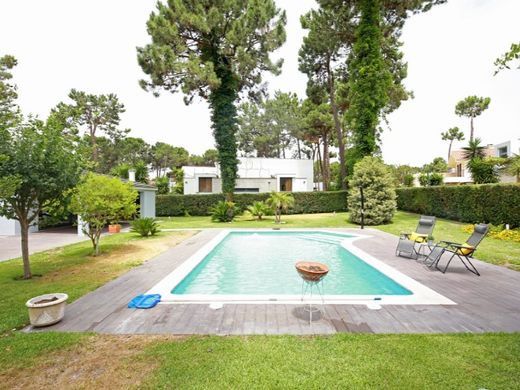 Casa Independente - Aroeira, Almada