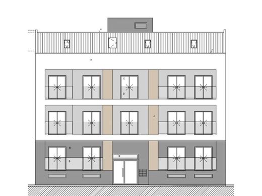 Duplex in Charneca de Caparica, Almada