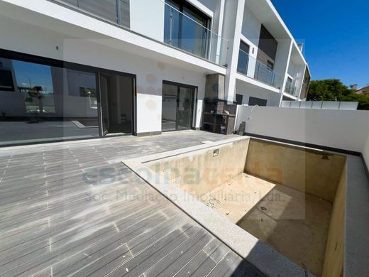 Συγκρότημα ανεξάρτητων κατοικιών σε Alcochete, Distrito de Setúbal