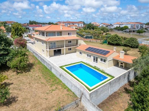 Einfamilienhaus in Marinha Grande, Distrito de Leiria