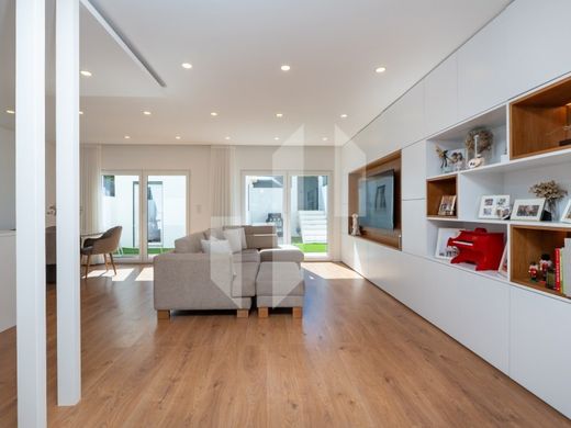 Semidetached House in Loures, Lisbon