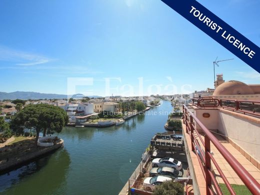 Apartment / Etagenwohnung in Empuriabrava, Provinz Girona