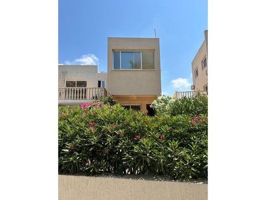 Luksusowy dom w Tombs of the Kings, Paphos District