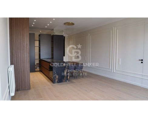 Apartment / Etagenwohnung in Barcelona, Provinz Barcelona